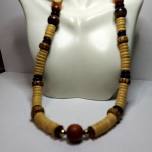 Multicolor browns necklace See photos 26"